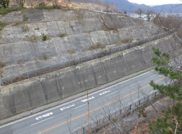 国道13号線鳥上坂の整備